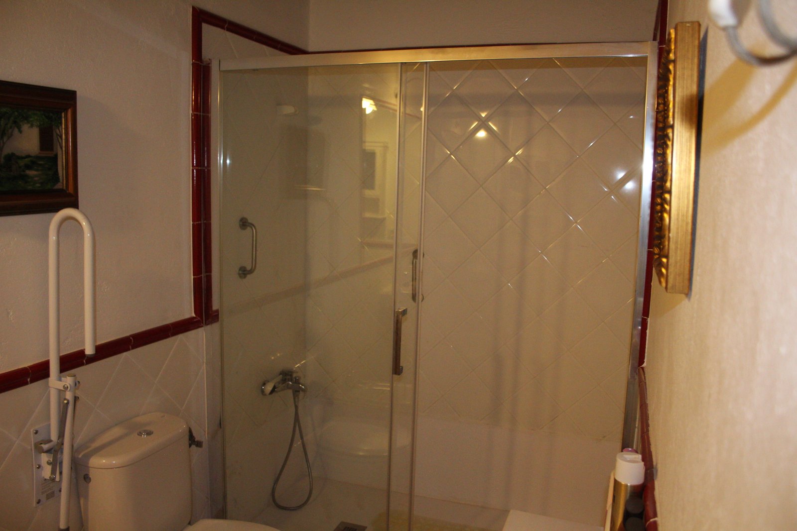 Reforma integral de baño con mampara de cristal